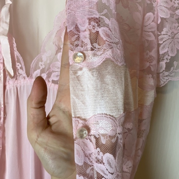 💀 VINTAGE BABY PINK FLOOR LENGTH MAXI ROBE & SLIP DRESS SET - Picture 3 of 8